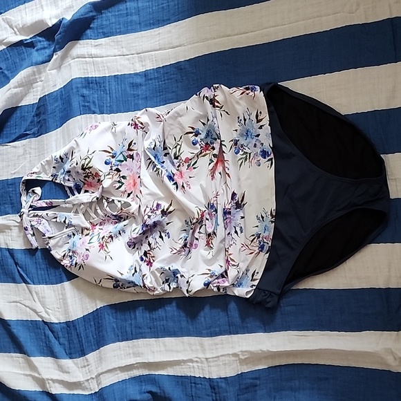 PINKBLUSH maternity Swim set, floral top navy bottom, Size Large, - Picture 4 of 11